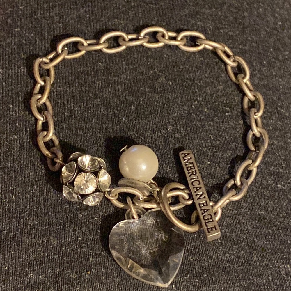 American Eagle simple Charm Chain Bracelet Silver tone Faceted Heart, Pearl